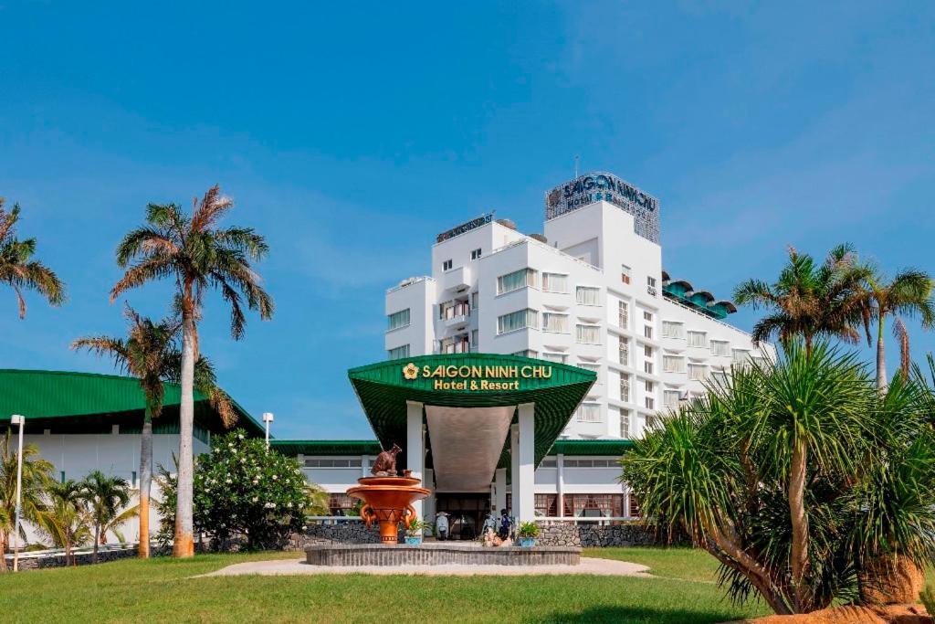 Saigon - Ninh Chu Hotel & Resort Phan Rang Bagian luar foto