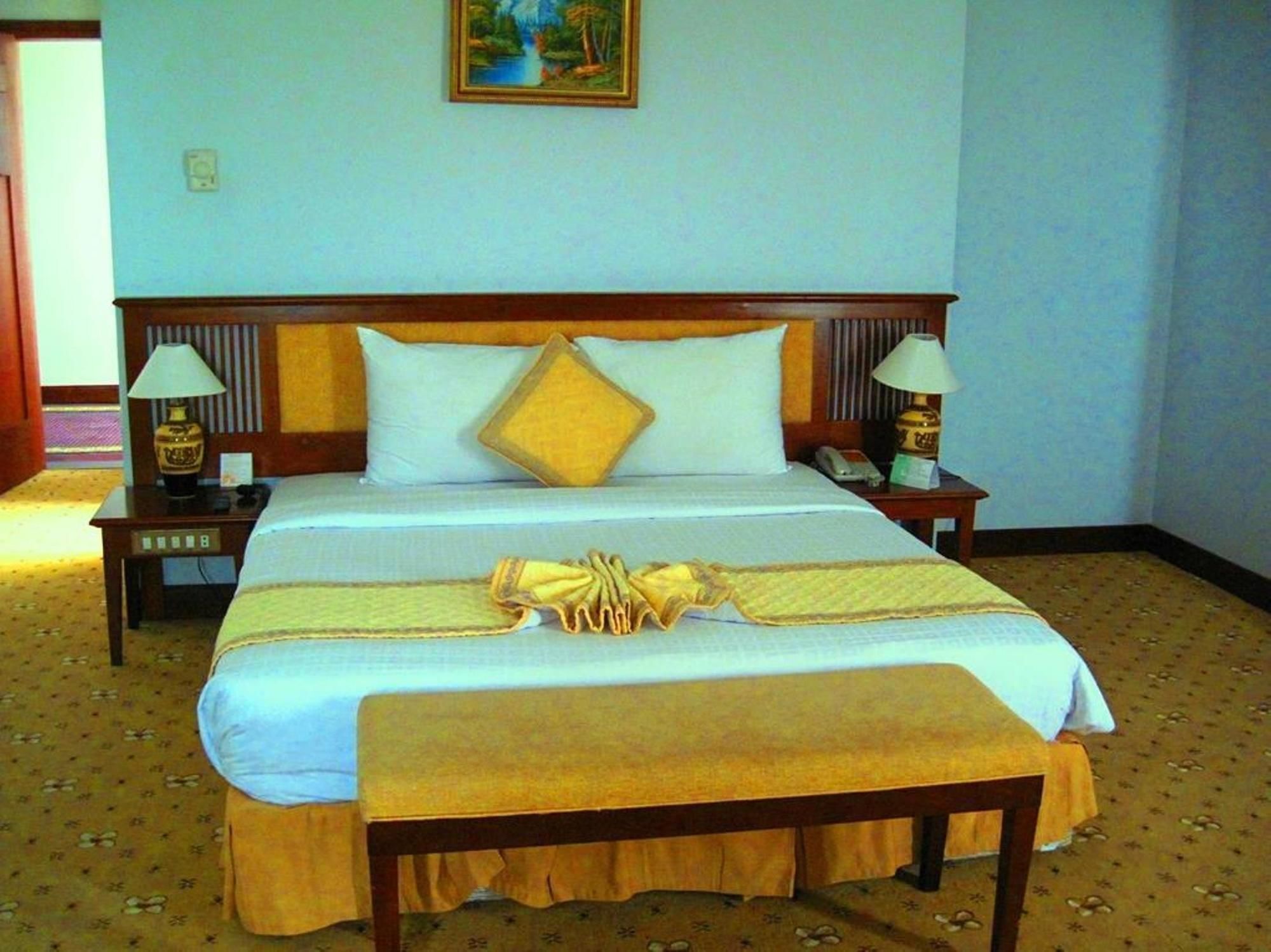 Saigon - Ninh Chu Hotel & Resort Phan Rang Bagian luar foto